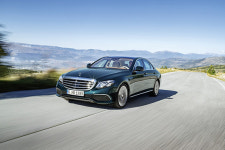 [시승기] 메르세데스-벤츠 더 뉴 E300 4MATIC | 고속 주행성능 탁월…럭셔리 품격 위풍당당