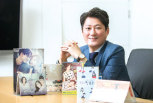 [PEOPLE] 화제 드라마 ‘최강 배달꾼’ 제작사 지담 안형조 사장 | ‘왔다! 장보리’ 등 연달아 히트…상장도 추진