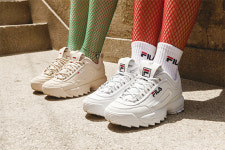 매경이코노미 선정 2018 10대 히트상품-골목식당서 에어팟으로 퀸 노래 듣고  디스럽터2 신고 위워크서 토스 송금