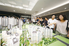 첫 후분양 아파트 ‘과천푸르지오써밋’ 득실-2억원 비싸진 분양가 부담됐나 미달 속출(대형 평형)