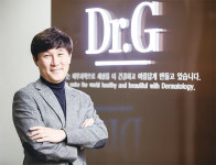 [PEOPLE] 안건영 ‘닥터G’ 고운세상코스메틱 대표 | 피부과 의사 출신, 코스메슈티컬 ‘대박’