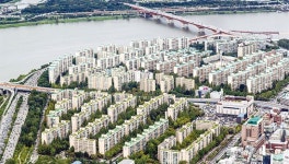 부동산 규제에 대응하는 재건축 단지들-2년 실거주에 깜짝…압구정·개포 ‘우르르(주민 재건축 동의서)’