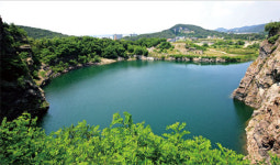 짧지만 깊고, 편안한 휴식…느리게 걸어야 더 좋은 호수 둘레길