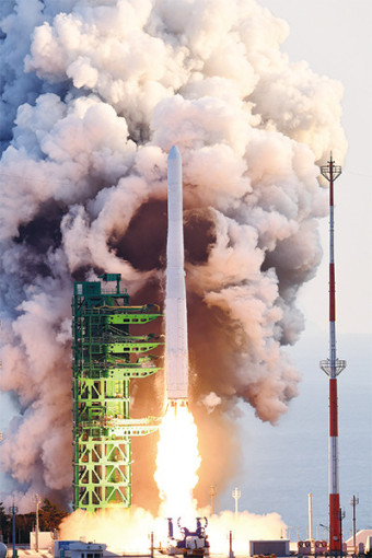 ‘누리호 발사’ 韓 우주 산업 날개…한화·KAI가 쓰는 ‘뉴 스페이스’