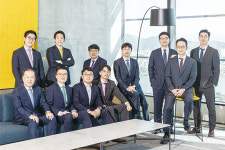 골치 아픈 코인 시원하게 푸는 ‘율벤저스’…법무법인 율촌 ‘가상자산·블록체인팀’ & ‘자금세탁방지팀’