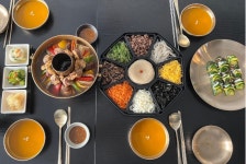 프랑스 BTS 팬, 멤버 생일 행사는 파리 ‘이 한식당’서 연다는데? [신기방기 사업모델]