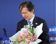 조국, 한동훈 향해 “느그들 쫄았제”…당원 10만명 돌파