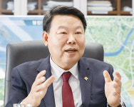 “허니께 되네유”…오성환 당진시장, 2년 동안 투자 유치 10조 [INTERVIEW]