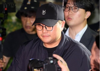 김호중, 구속심사 연기 요청에 법원 ‘기각’…오늘 공연 강행