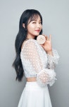 직원 4명에 7억 적자인데 상장?…‘홍진영’ 회사 IPO 시끌