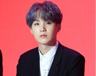 넘어진 상태로 발견된 ‘BTS 슈가’...킥보드 음주운전 혐의로 조사받아