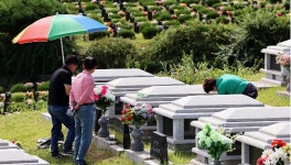 ‘파묘’는 옛말…93%가 화장, 묘소 없애고 추모제단 건립도
