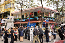 CU는 뛰는데…위기의 GS리테일