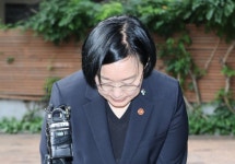고개 숙인 한성숙…‘모두의 창업’ 정보 유출에 “깊이 송구”