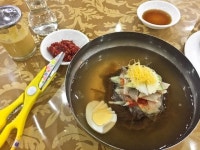 맛 없기로 유명한데···캄보디아 北식당 왜 인기일까