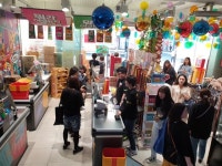 K뷰티 로드샵은 울고, 잡화 매장은 웃고…외국인 관광객 쇼핑 메카 명동은 지금