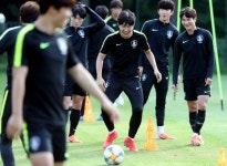 안정환 U-20 월드컵 응원 “이강인 특별 재능있어…팀이 그를 더 빛나게 해”