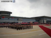 시진핑 맞이하는 평양 순안공항 상황…양 정상 사진 나란히