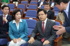 오전 오후 3당 원내대표 표정이 바뀌고, 본회의 열렸다!
