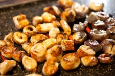 대프리카에선 한여름 밤에도 굽고 찌고 튀긴다