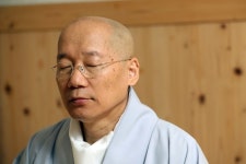 인경 스님 기도형 종교, 더 이상 먹히지 않는 시대 온다