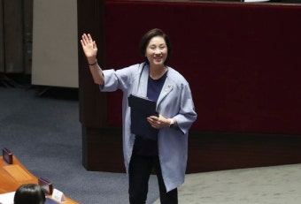 [포토사오정] “학교가 교도소 같다” 교육부 장관에게 돌직구 날린 어린이 국회의원
