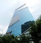 호식이두마리치킨 본사 옥상서 60대 가맹점주 분신 시도