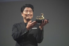 송강호, 로카르노영화제서 아시아배우 최초로 ‘엑설런스’ 수상