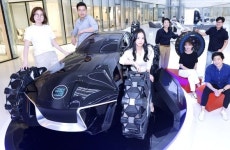 차량이 속도내자 갈라진다, 20년뒤 타이어 이들 손에 탄생