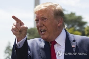 트럼프, 대북 강경파 볼턴 기습 트윗 해고…