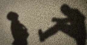 CCTV 없는 곳에서 지적장애인 폭행한 재활교사들, 검찰 송치