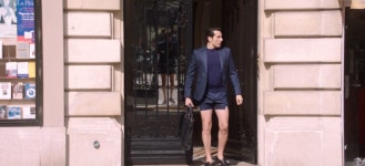 [와칭] 여자들이 웃통 벗고 조깅하는 세상, 거꾸로 가는 남자