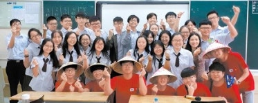 [미래인재 산실 송도고등학교]진로에 맞는 원어민 분반 수업 진행 방학 때 해외 교육기관·기업 탐방도