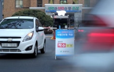 미세먼지에 갇힌 한반도…중국 미세먼지는 바람 타고 계속 들어와