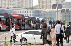 세종정부청사는 운행, 지자체는 중단...희비 엇갈리는 공직자 통근버스