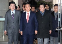 일식집 영수증 날짜가 갈랐다…김성태-KT 이석채 1심 무죄