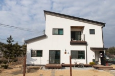 휴가 내고 책방으로…나는 책 향기 맡으며 잔다