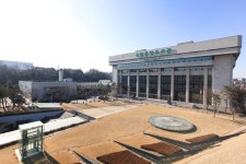 코로나19로 국립박물관 휴관, 예술의전당 기획공연 취소