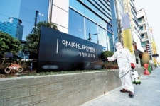 80·90대 고령 환자 머문 요양병원 감염 확산···최악 상황 온다