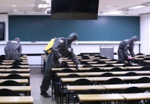 열화상 카메라 켠 노량진 학원…아래층 PC방은 마스크 실종