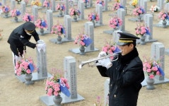 [서소문사진관]천안함 46용사 묘역에 울려퍼진 진혼곡