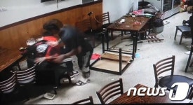 어머니 식당에서 폭행당한 유튜버…경찰, 중학교 동창 가해자 검거