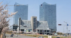 진주 윙스타워 추가 1명 확진, 모두 8명...영국서 온 사천 남성도 확진