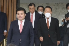 제2 교섭단체 만지작…미래한국·더불어시민 눈치 싸움 시작