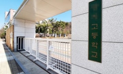 등교 연기 거론 성급 선그은 정부···이태원 쇼크에 학부모 속탄다