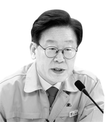與 당선인 51명과 밥 먹는다…재판 급한 이재명의 '딴 걱정'