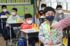 오늘 등교 부산 초중고 13만명 쉬는 시간마다 지코 노래 듣는다…왜?