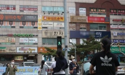 양정고 학생 가족 확진에 서울 목동 학원가, 학부모들 비상