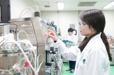 K바이오 무덤 된 임상3상, 선진국 대학·연구소와 손잡아라