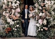 [서소문사진관] 영국 공주 베아트리체, 할머니 엘리자베스 드레스 입고 웨딩 마치